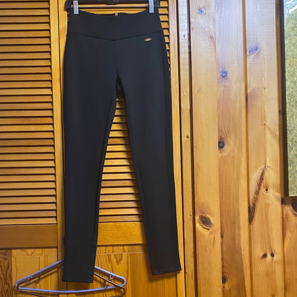 Nicki Minaj Black Leggings. Zipper on the back length 40”waist 14”
